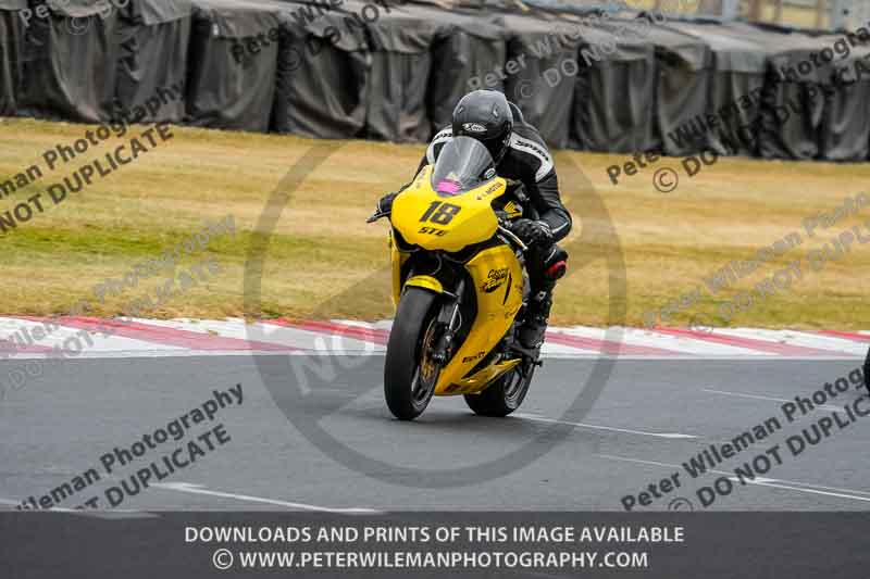 donington no limits trackday;donington park photographs;donington trackday photographs;no limits trackdays;peter wileman photography;trackday digital images;trackday photos